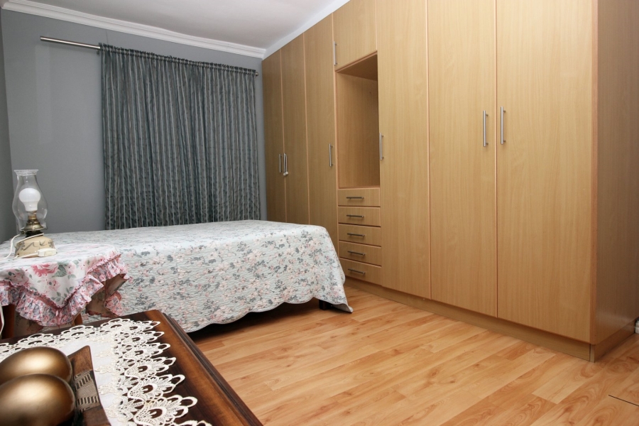 To Let 4 Bedroom Property for Rent in Belgravia Western Cape